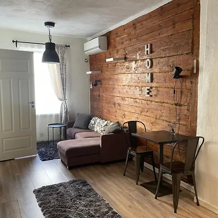 Cozy With Private Bedroom Lägenhet