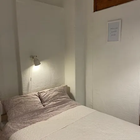 Cozy With Private Bedroom タリン